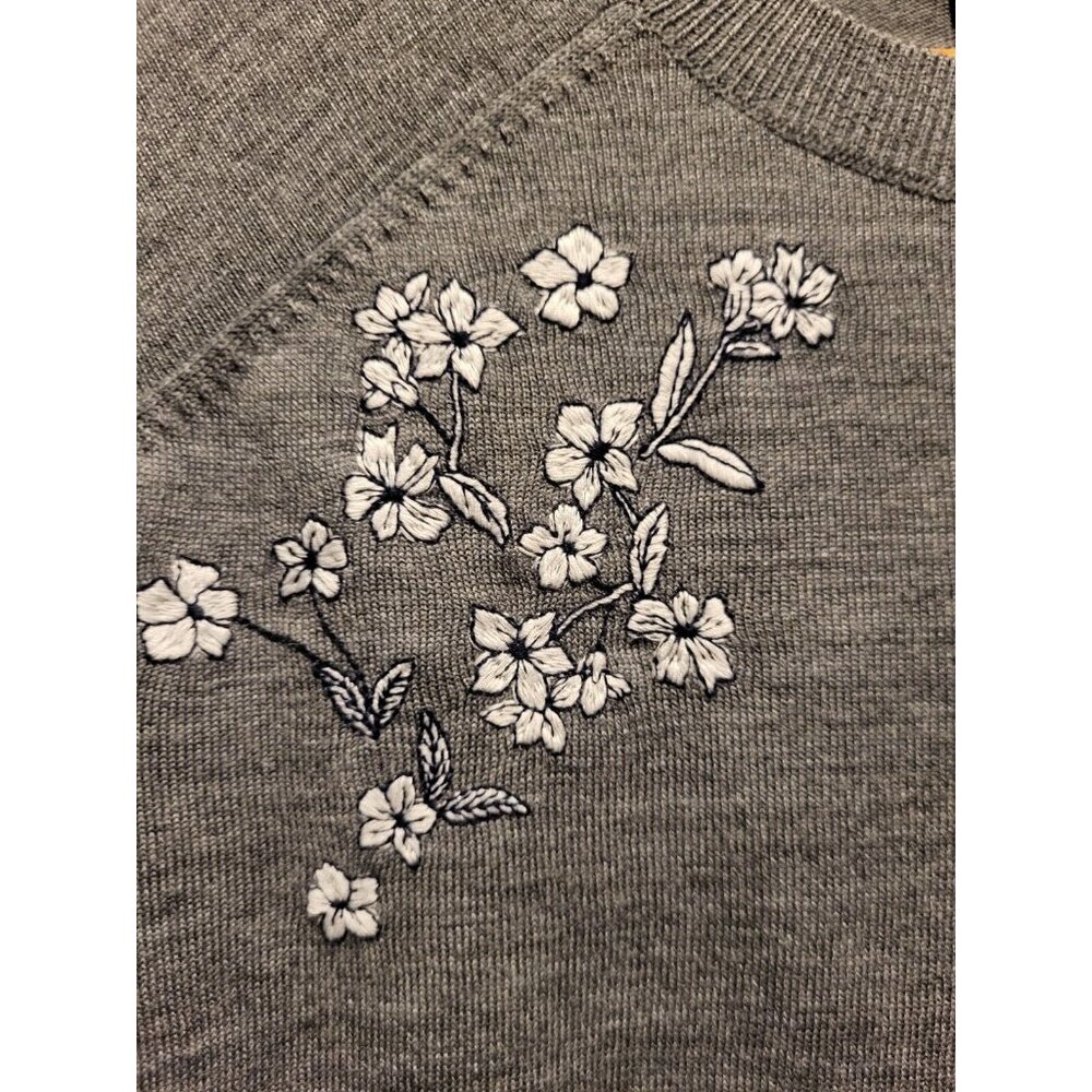 Banana Republic Gray Floral Embroidered Merino Wool Lightweight Sweater Sz M - Picture 3 of 8